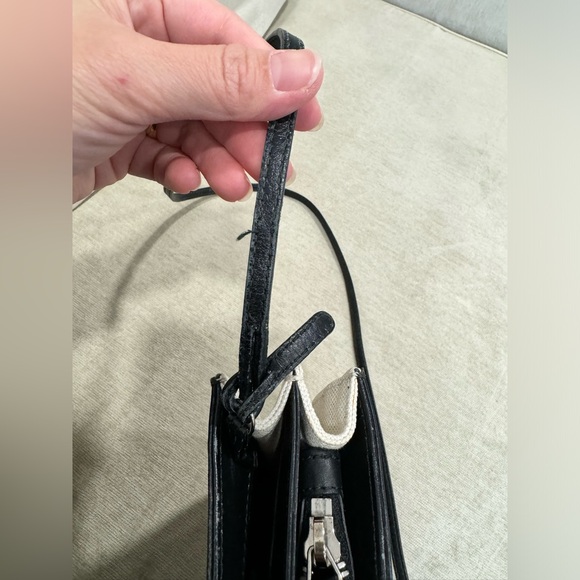 💯 Authentic Balenciaga sling bag - Picture 7 of 8